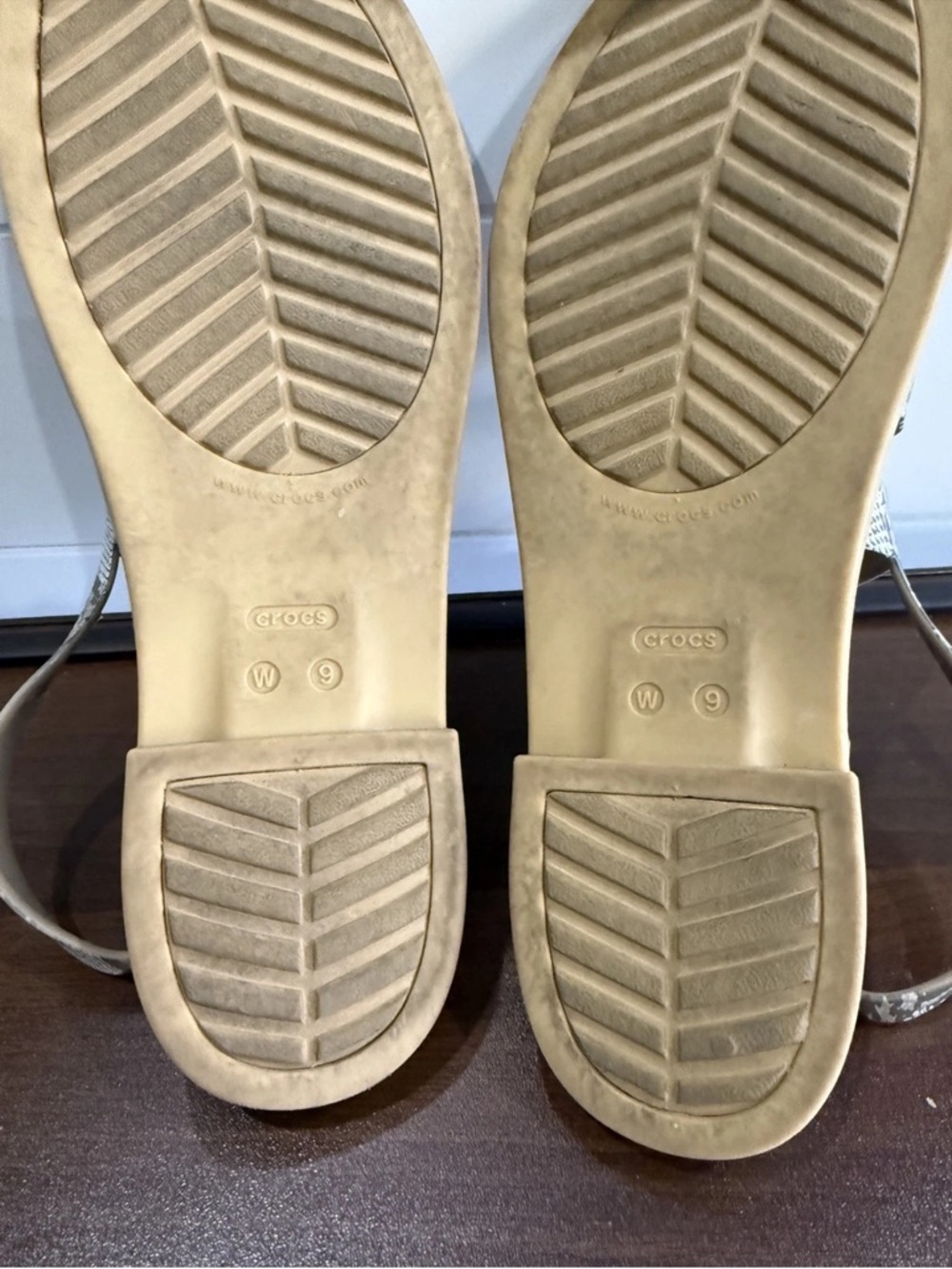 Crocs Tulum Sandal Women  Sz 9 Strappy Flat Snake Skin Lightweight Rubber - Picture 3 of 4